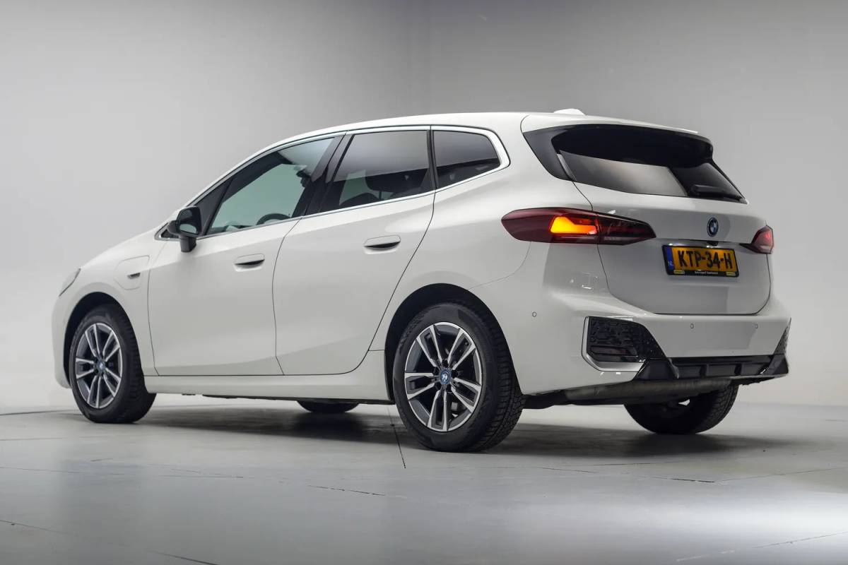 BMW 2 Serie BMW 2-serie Active Tourer 225e xDrive M Sport [ LED Memory Stuur-&stoelverwarming Camera ]
