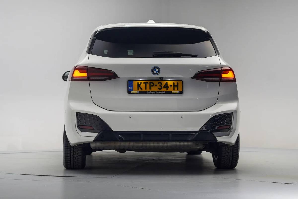 BMW 2 Serie BMW 2-serie Active Tourer 225e xDrive M Sport [ LED Memory Stuur-&stoelverwarming Camera ]