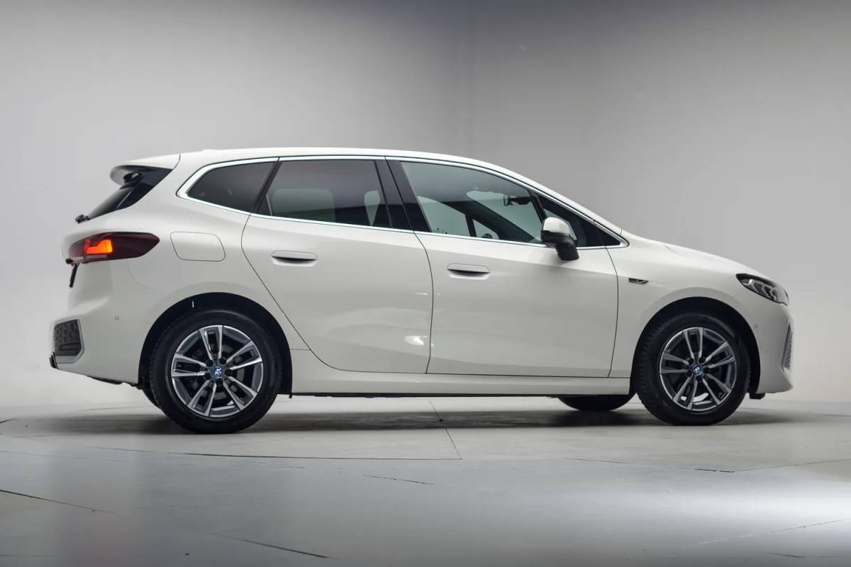 BMW 2 Serie BMW 2-serie Active Tourer 225e xDrive M Sport [ LED Memory Stuur-&stoelverwarming Camera ]