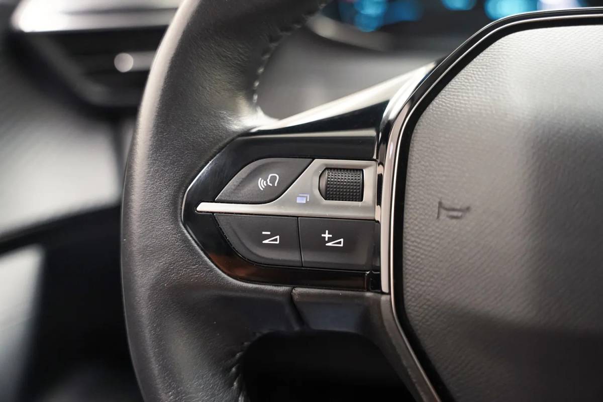 Peugeot e-2008 Peugeot 2008 EV Active Pack 50 kWh [ Climate Apple carplay / Android auto Cruise ]
