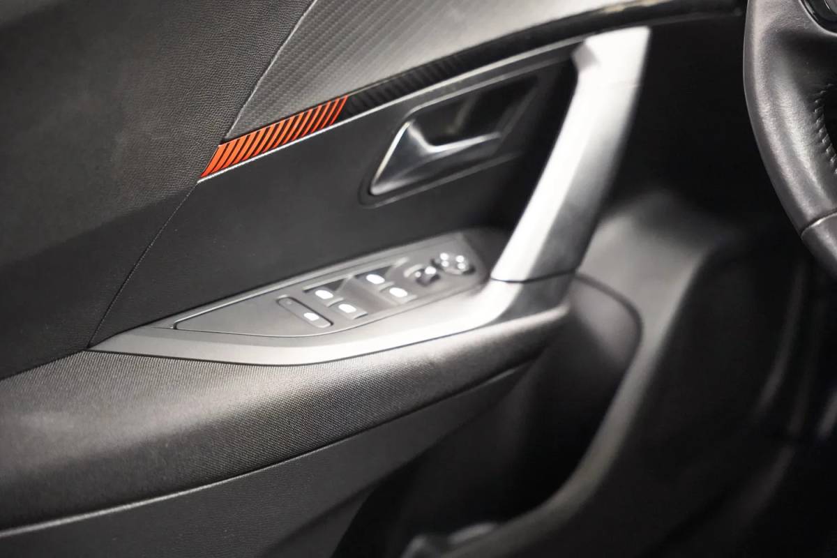 Peugeot e-2008 Peugeot 2008 EV Active Pack 50 kWh [ Climate Apple carplay / Android auto Cruise ]