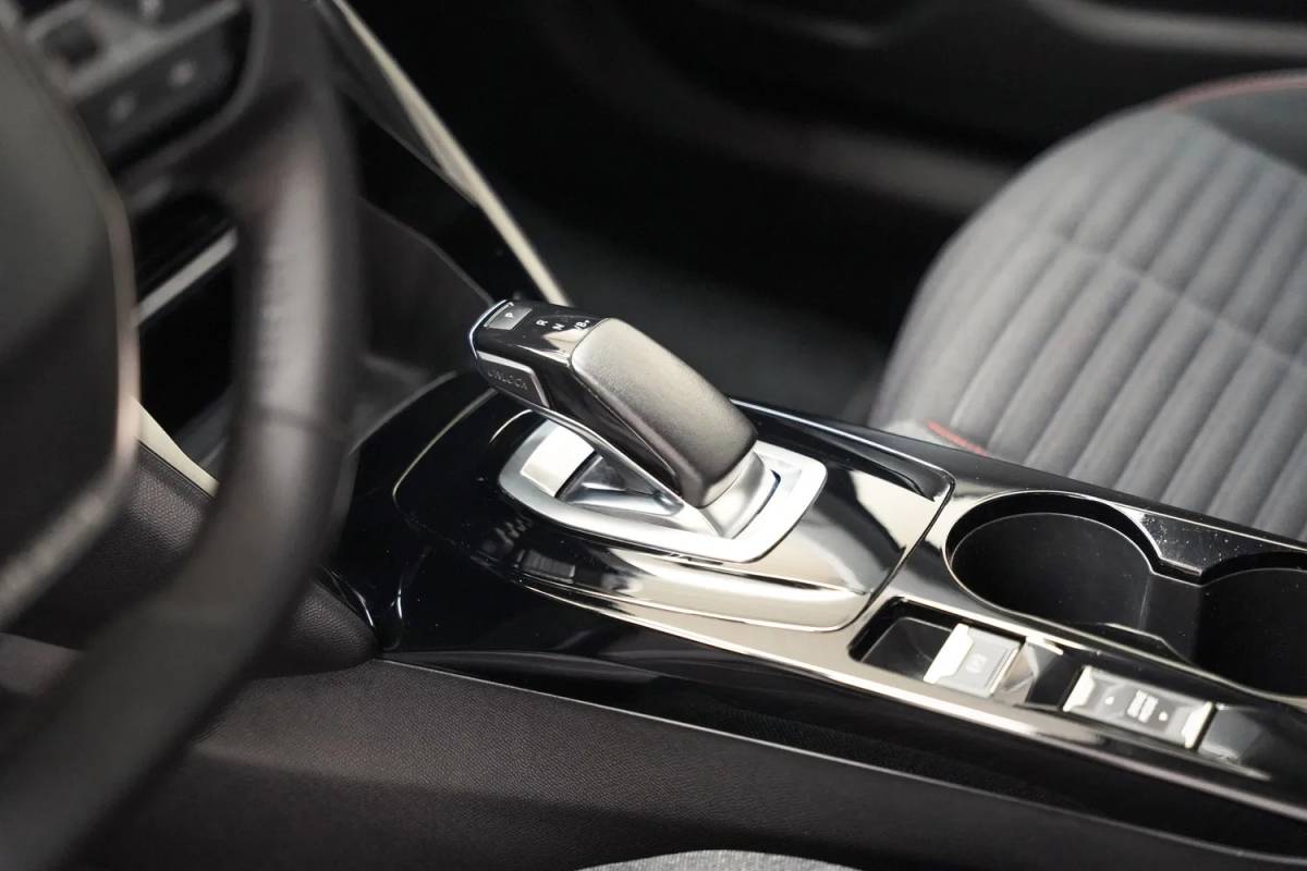 Peugeot e-2008 Peugeot 2008 EV Active Pack 50 kWh [ Climate Apple carplay / Android auto Cruise ]