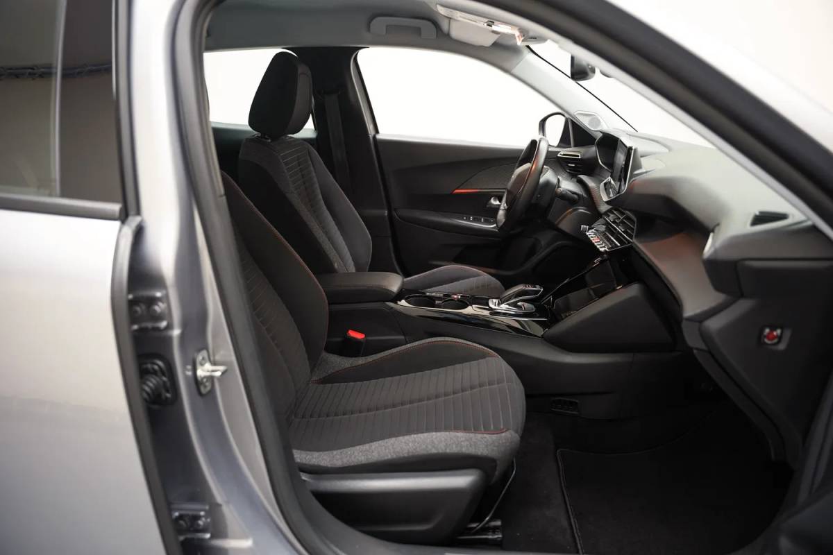 Peugeot e-2008 Peugeot 2008 EV Active Pack 50 kWh [ Climate Apple carplay / Android auto Cruise ]