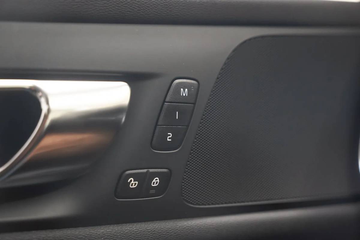 Volvo V60 Volvo V60 2.0 T6 AWD Recharge Business Pro [ Leder Comfortstoelen Stuur-&stoelverwarming ]