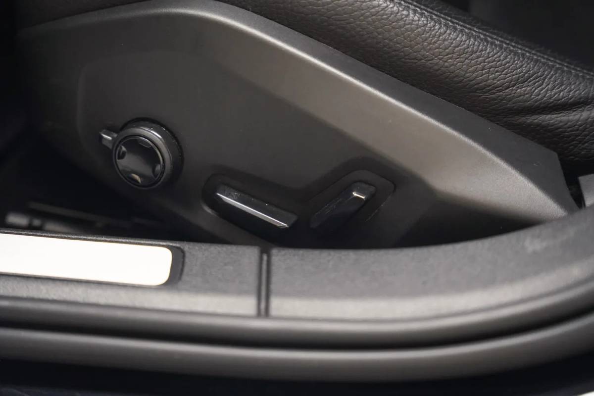 Volvo V60 Volvo V60 2.0 T6 AWD Recharge Business Pro [ Leder Comfortstoelen Stuur-&stoelverwarming ]