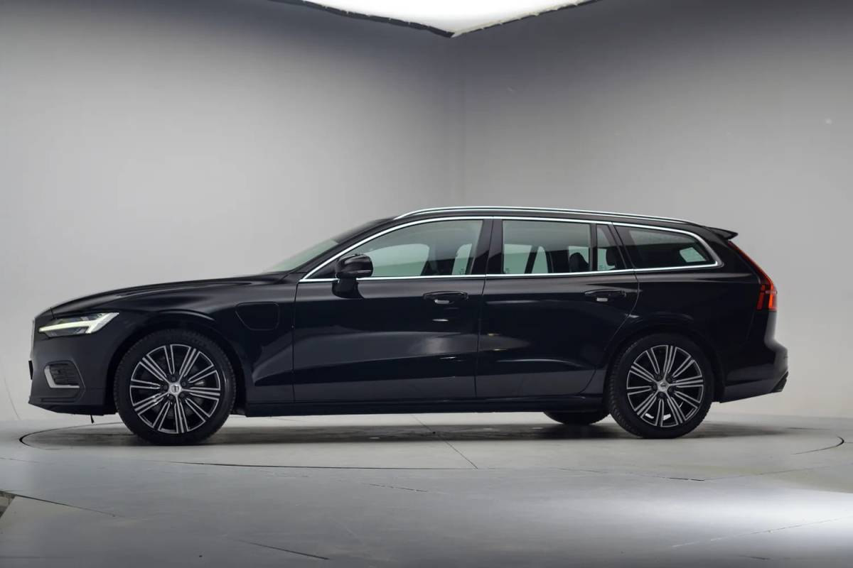 Volvo V60 Volvo V60 2.0 T6 AWD Recharge Business Pro [ Leder Comfortstoelen Stuur-&stoelverwarming ]