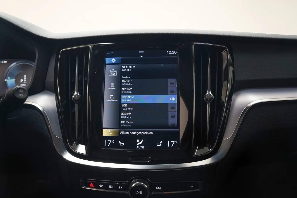 Volvo V60 Volvo V60 2.0 T6 AWD Recharge Business Pro [ Leder Comfortstoelen Stuur-&stoelverwarming ]