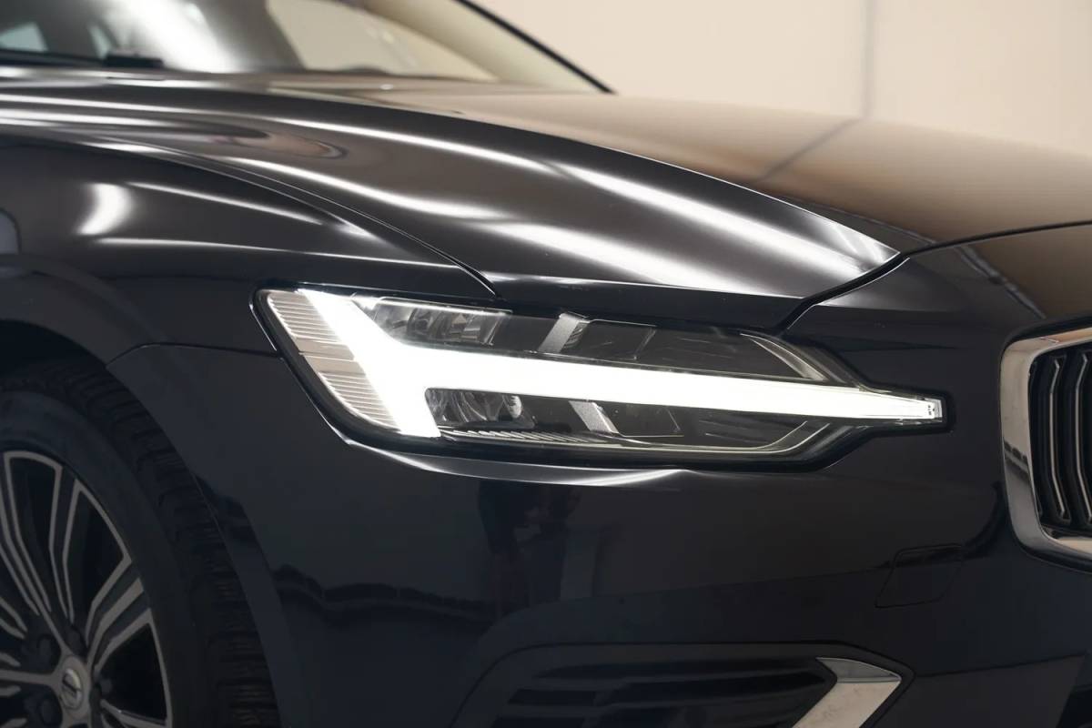 Volvo V60 Volvo V60 2.0 T6 AWD Recharge Business Pro [ Leder Comfortstoelen Stuur-&stoelverwarming ]