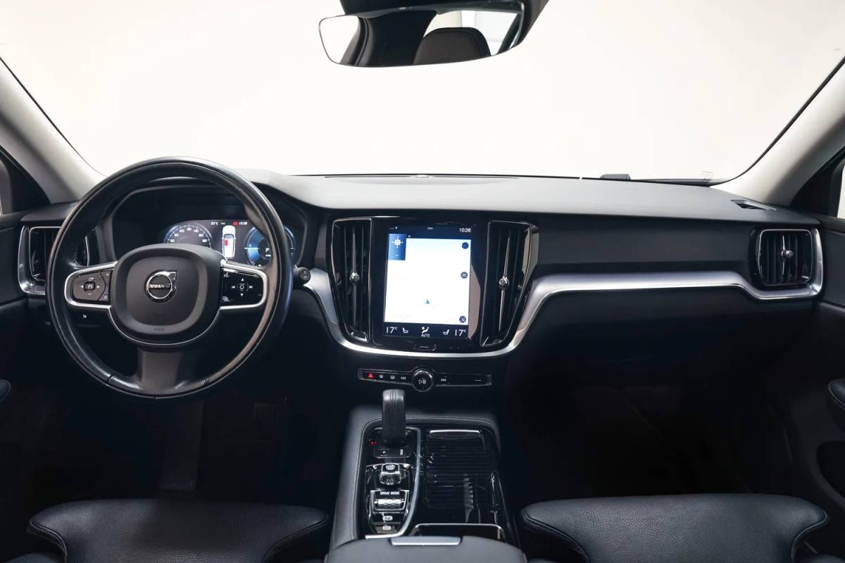 Volvo V60 Volvo V60 2.0 T6 AWD Recharge Business Pro [ Leder Comfortstoelen Stuur-&stoelverwarming ]