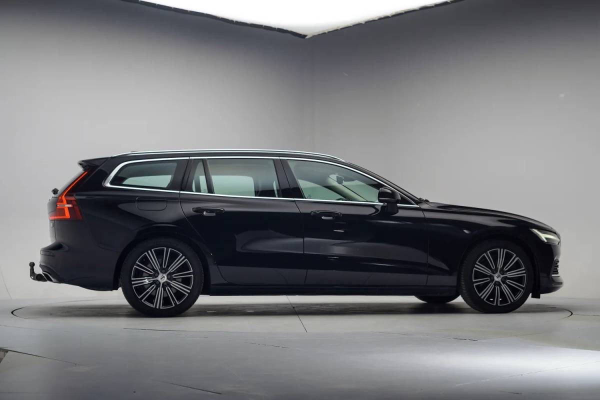 Volvo V60 Volvo V60 2.0 T6 AWD Recharge Business Pro [ Leder Comfortstoelen Stuur-&stoelverwarming ]