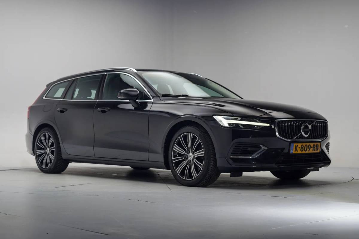 Volvo V60 Volvo V60 2.0 T6 AWD Recharge Business Pro [ Leder Comfortstoelen Stuur-&stoelverwarming ]