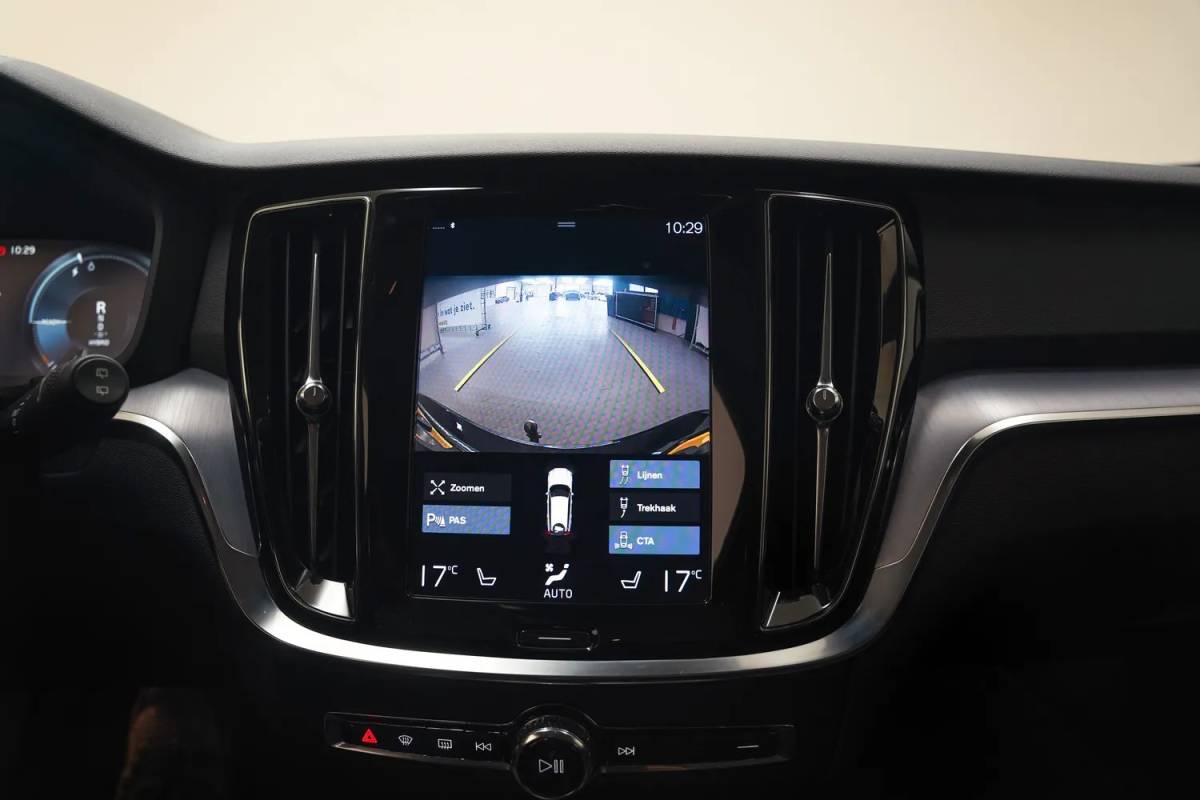 Volvo V60 Volvo V60 2.0 T6 AWD Recharge Business Pro [ Leder Comfortstoelen Stuur-&stoelverwarming ]