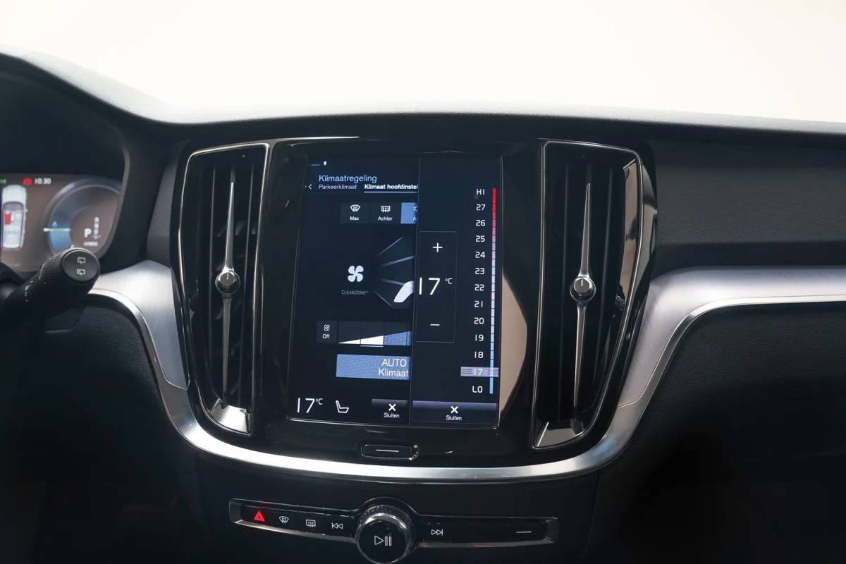Volvo V60 Volvo V60 2.0 T6 AWD Recharge Business Pro [ Leder Comfortstoelen Stuur-&stoelverwarming ]