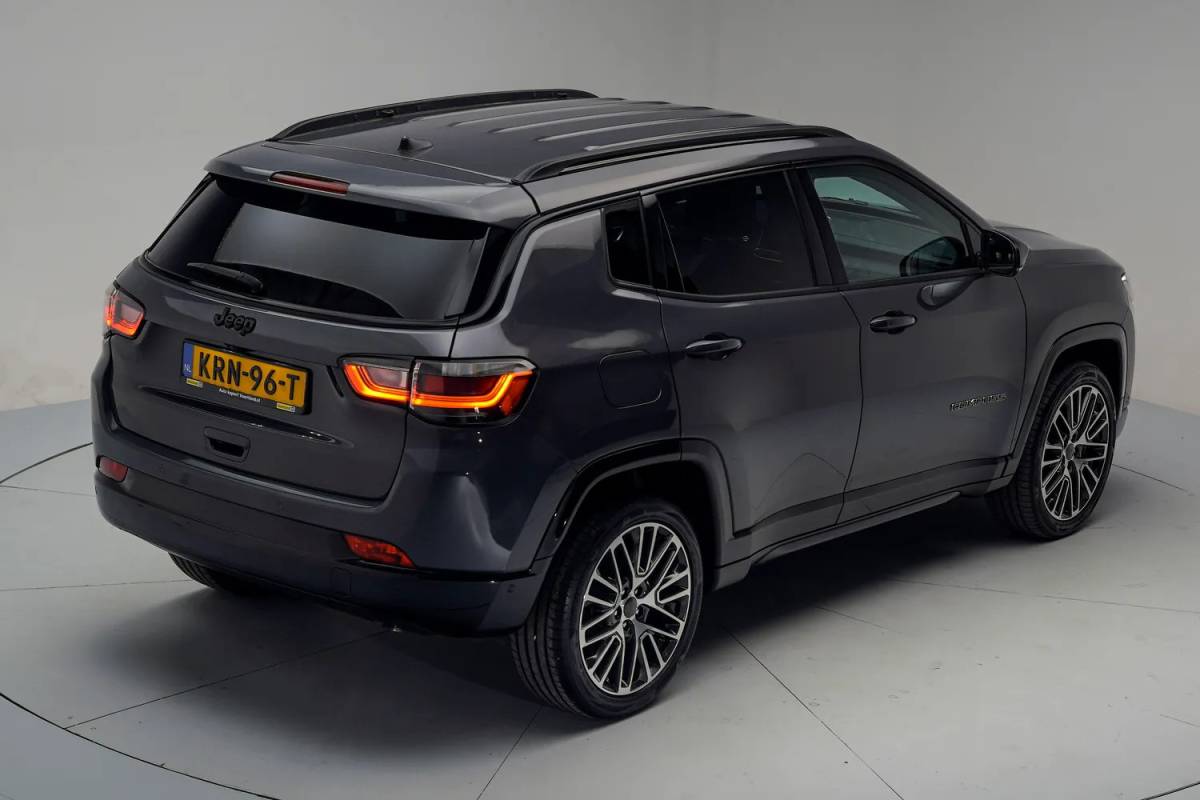 Jeep Compass Jeep Compass 1.5 e-Hybrid Summit Aut. [ Adapt.cruise Camera Leder ]