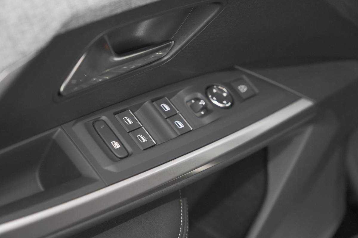 Peugeot 3008 Peugeot 3008 Hybrid 145 e-DCS6 GT | Trekhaak Afneembaar | Allseason Banden | Camera | Adaptieve Cruise Control