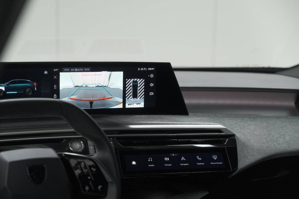 Peugeot 3008 Peugeot 3008 Hybrid 145 e-DCS6 GT | Trekhaak Afneembaar | Allseason Banden | Camera | Adaptieve Cruise Control