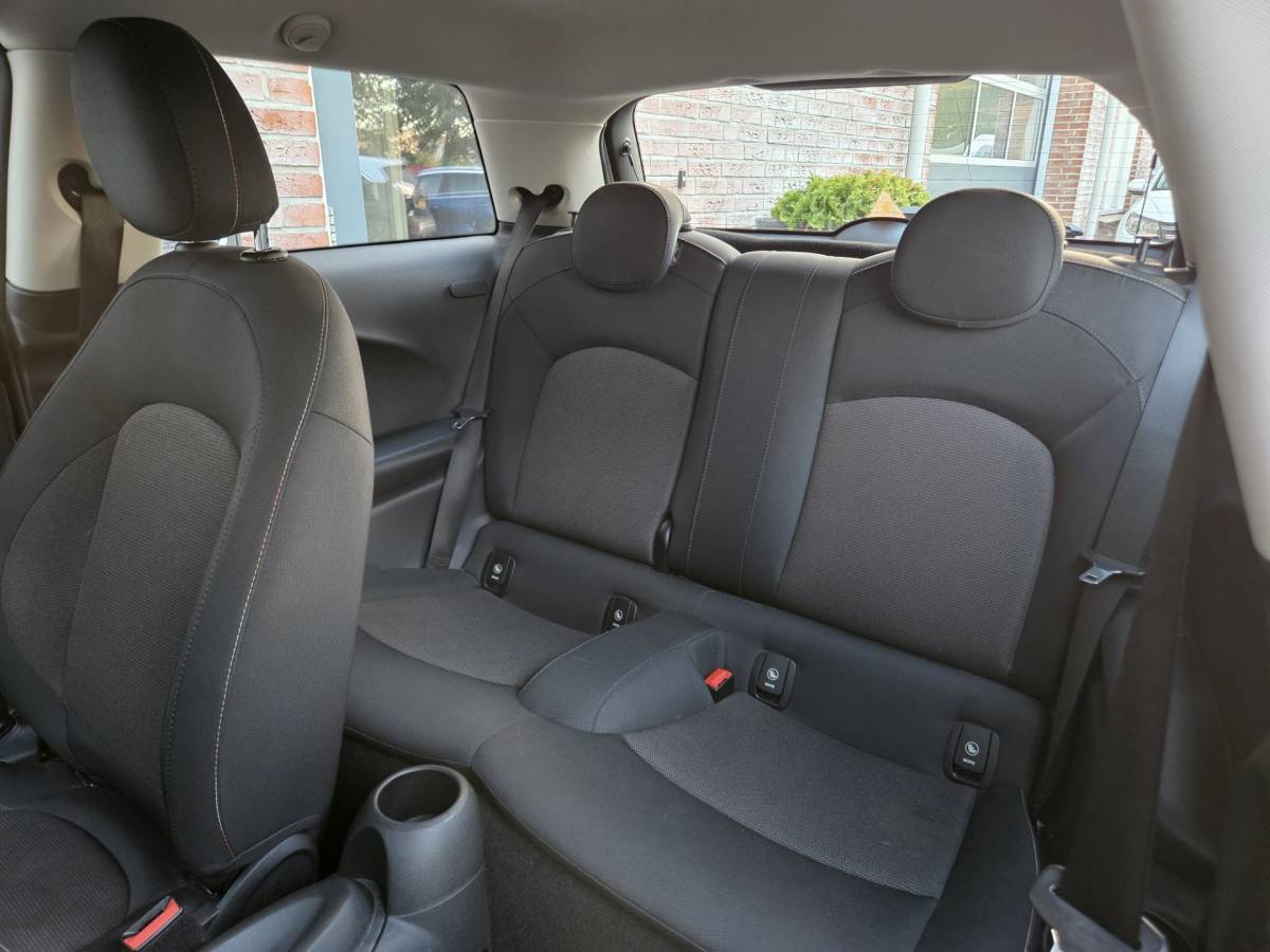 MINI 3-Deurs Mini 3-Deurs 1.2 One Salt Airco! NAP! Leuke/Nette Auto!