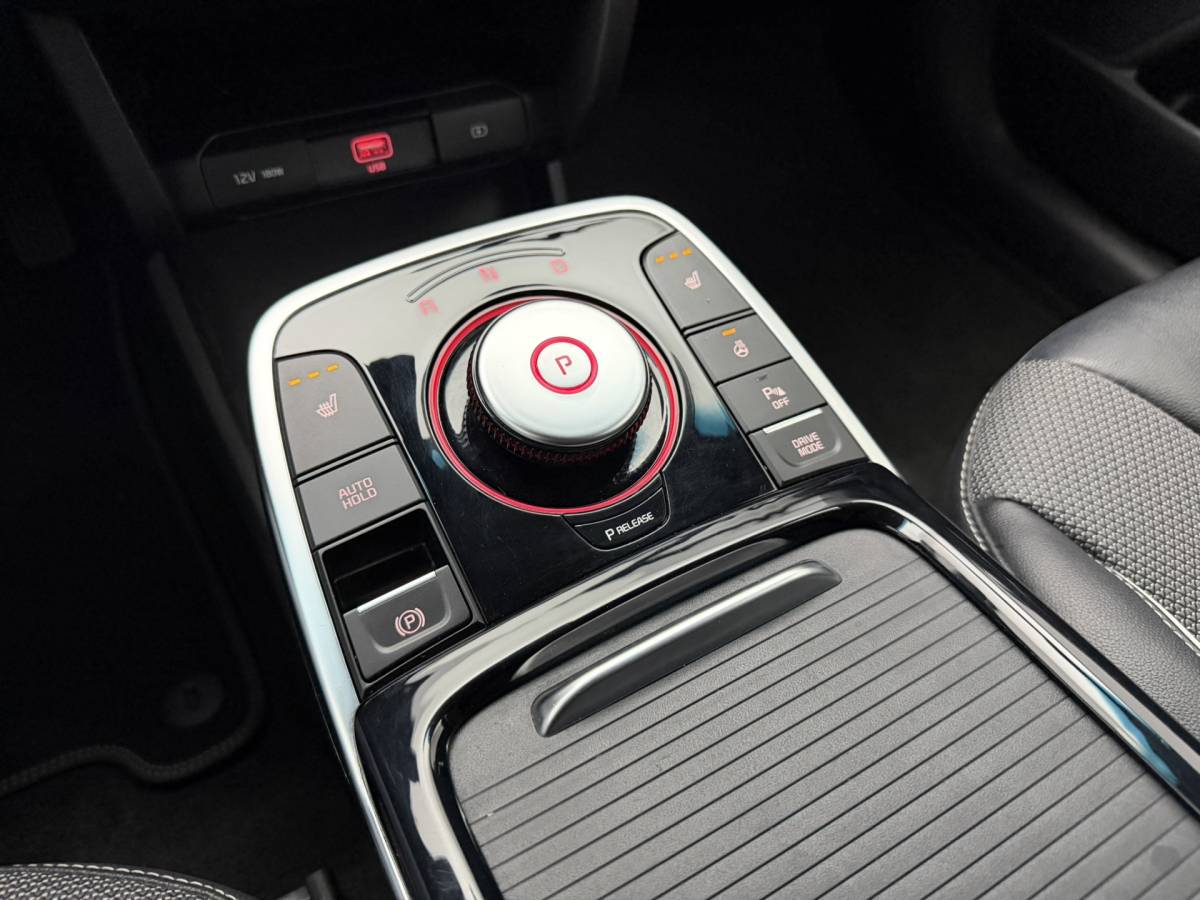 Kia e-Niro Kia e-Niro Edition 64 kWh SOH 96,8% | Camera | Stoel/Stuurverwarming | Carplay&Android | Adaptieve Cruise