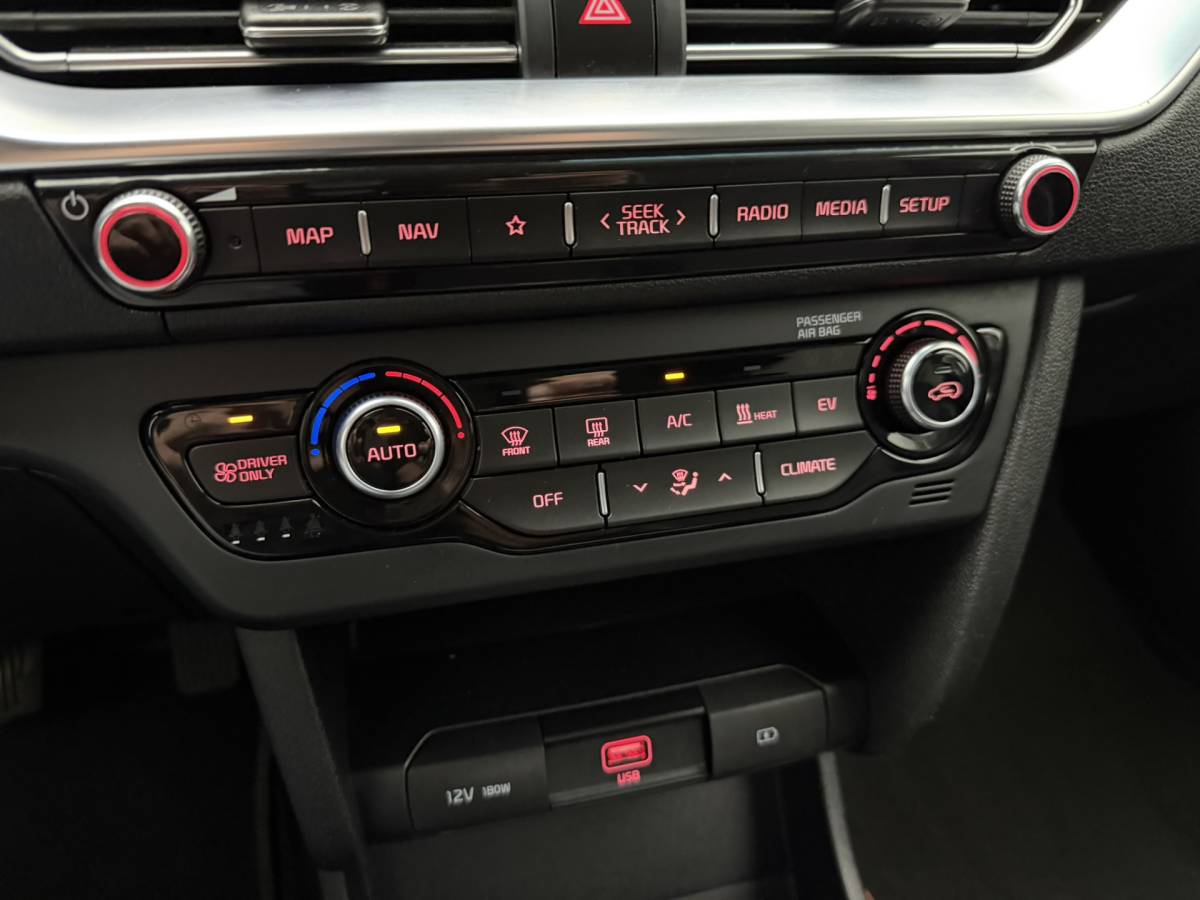 Kia e-Niro Kia e-Niro Edition 64 kWh SOH 96,8% | Camera | Stoel/Stuurverwarming | Carplay&Android | Adaptieve Cruise