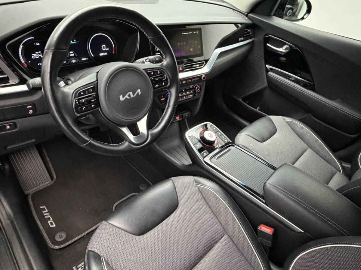 Kia e-Niro Kia e-Niro Edition 64 kWh SOH 96,8% | Camera | Stoel/Stuurverwarming | Carplay&Android | Adaptieve Cruise