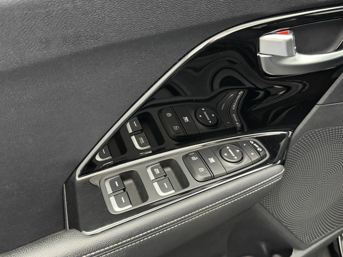 Kia e-Niro Kia e-Niro Edition 64 kWh SOH 96,8% | Camera | Stoel/Stuurverwarming | Carplay&Android | Adaptieve Cruise