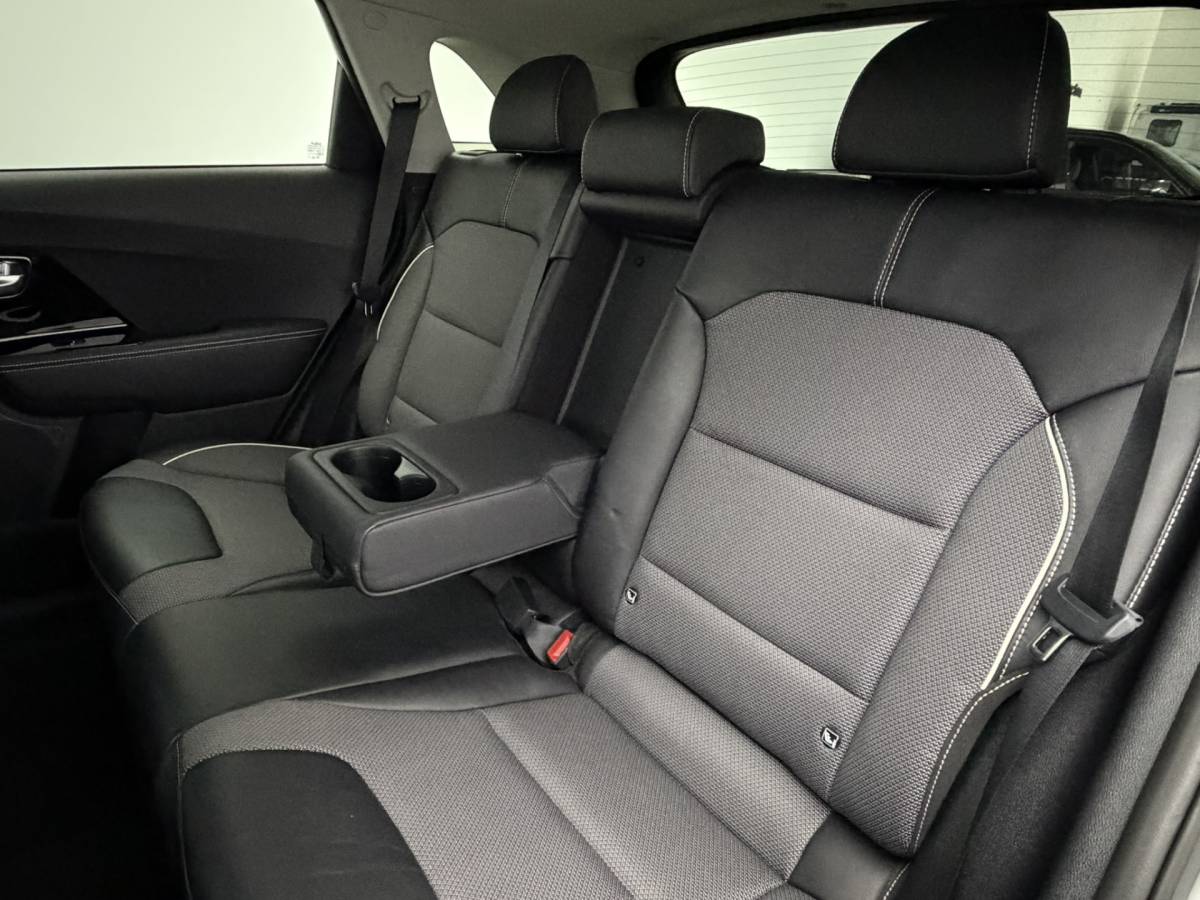 Kia e-Niro Kia e-Niro Edition 64 kWh SOH 96,8% | Camera | Stoel/Stuurverwarming | Carplay&Android | Adaptieve Cruise