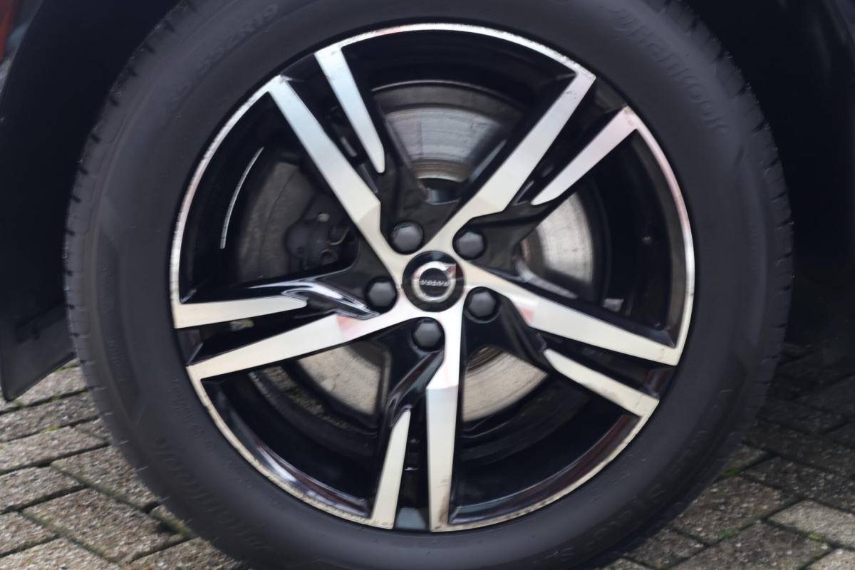 Volvo XC60 Volvo XC60 T6 Recharge AWD R-Design | Stoelverwarming | Parkeer Camera | Panoramadak | Memorystoel | Keyless