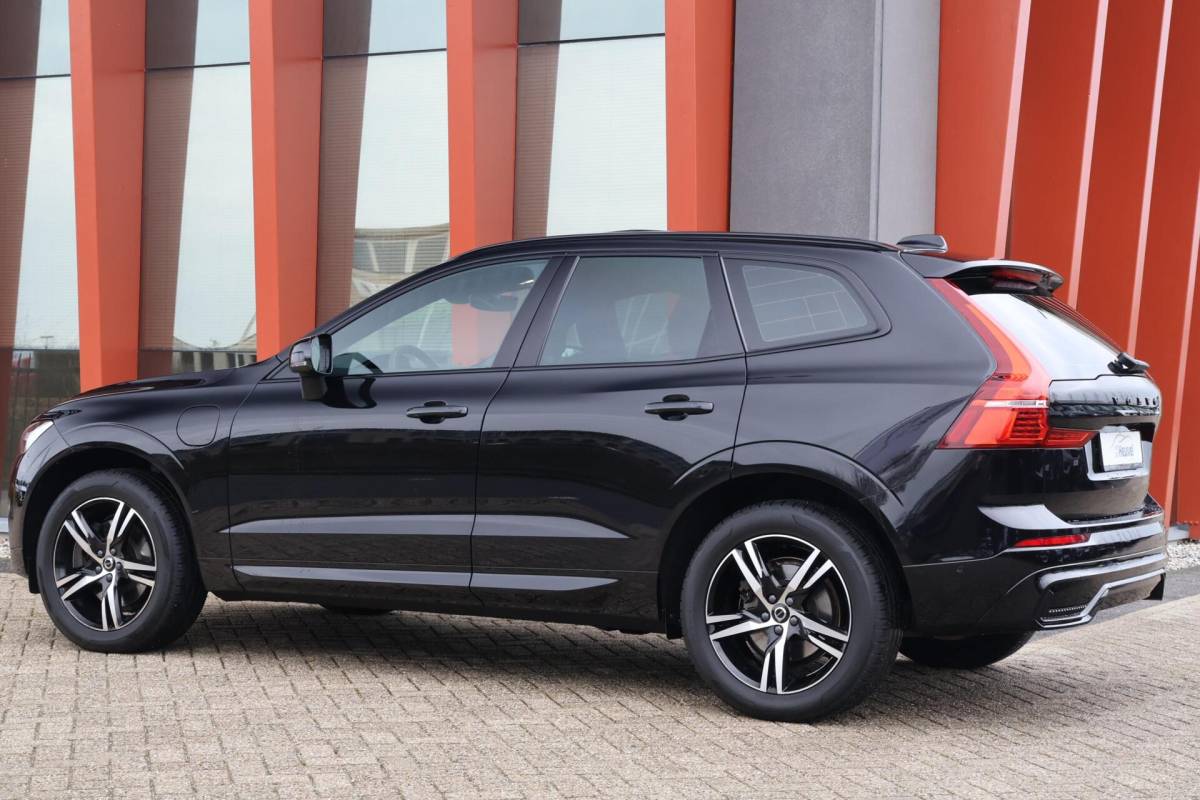 Volvo XC60 Volvo XC60 T6 Recharge AWD R-Design | Stoelverwarming | Parkeer Camera | Panoramadak | Memorystoel | Keyless