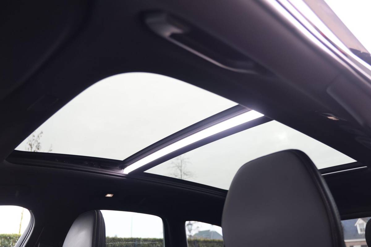 Volvo XC60 Volvo XC60 T6 Recharge AWD R-Design | Stoelverwarming | Parkeer Camera | Panoramadak | Memorystoel | Keyless