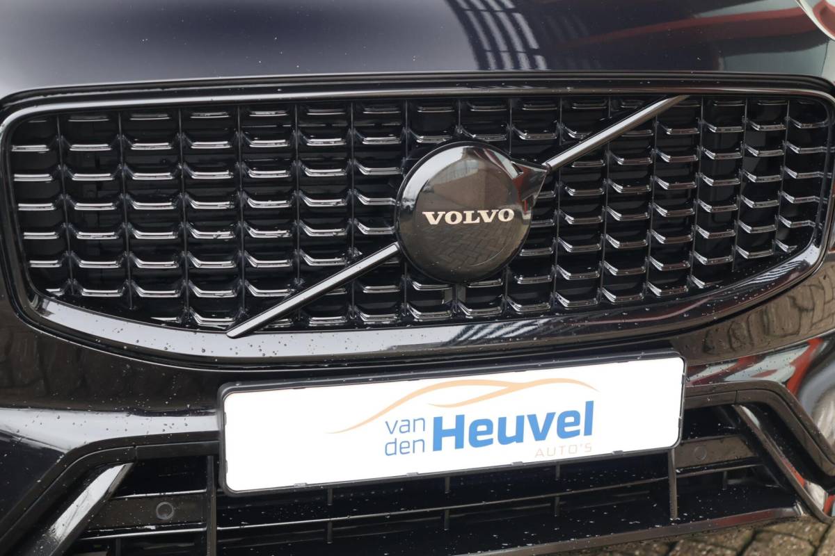 Volvo XC60 Volvo XC60 T6 Recharge AWD R-Design | Stoelverwarming | Parkeer Camera | Panoramadak | Memorystoel | Keyless