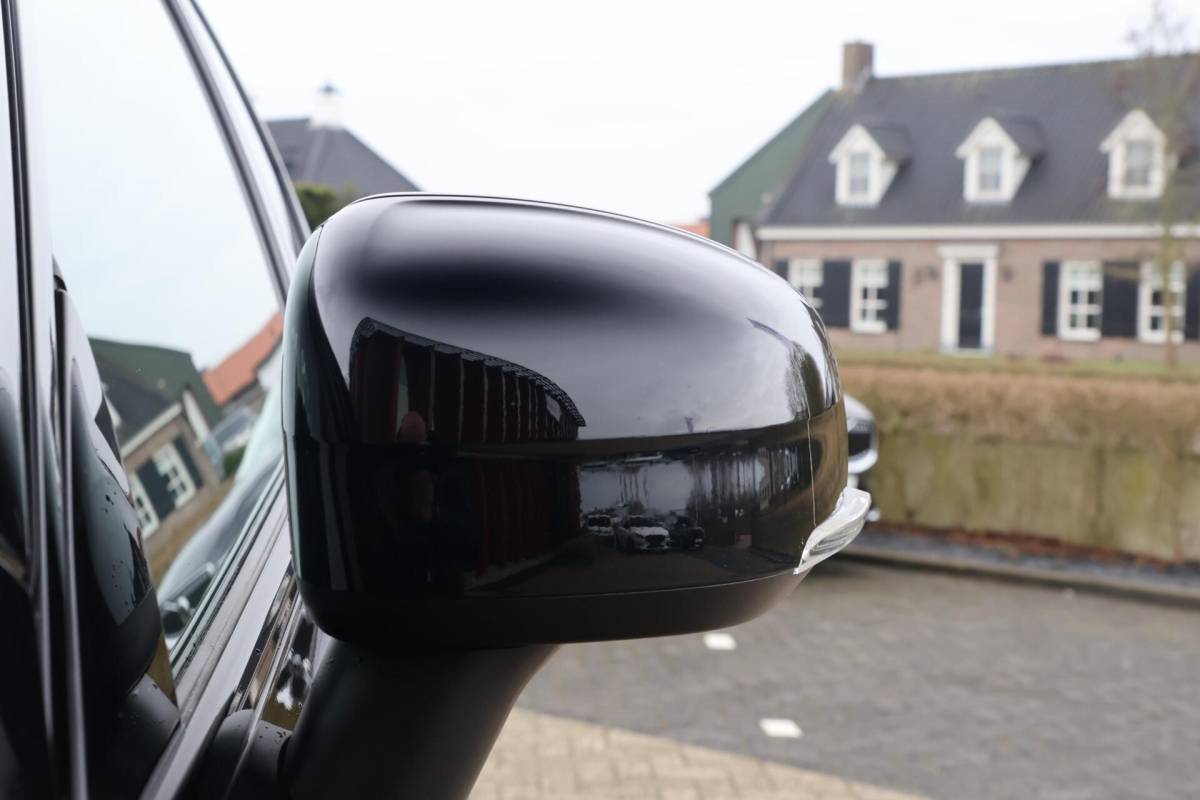 Volvo XC60 Volvo XC60 T6 Recharge AWD R-Design | Stoelverwarming | Parkeer Camera | Panoramadak | Memorystoel | Keyless