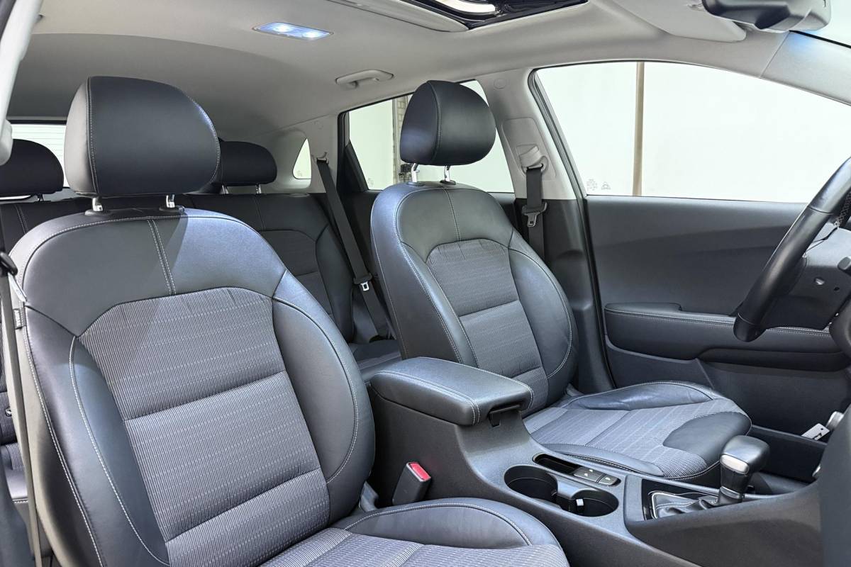 Kia Niro Kia Niro 1.6 GDi Hybrid Edition | Trekhaak | Navigatie | Stoel/Stuur verwarming | Cruise control | Parkeersensoren | Achteruitrijcamera | Stuurbediening | Schuif/kanteldak | Apple carplay/Android auto