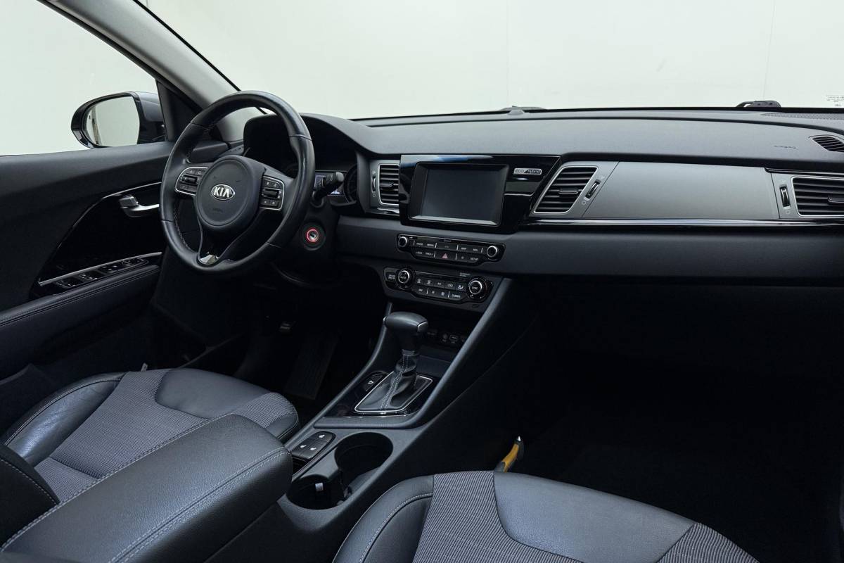 Kia Niro Kia Niro 1.6 GDi Hybrid Edition | Trekhaak | Navigatie | Stoel/Stuur verwarming | Cruise control | Parkeersensoren | Achteruitrijcamera | Stuurbediening | Schuif/kanteldak | Apple carplay/Android auto