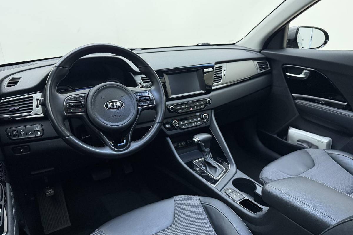 Kia Niro Kia Niro 1.6 GDi Hybrid Edition | Trekhaak | Navigatie | Stoel/Stuur verwarming | Cruise control | Parkeersensoren | Achteruitrijcamera | Stuurbediening | Schuif/kanteldak | Apple carplay/Android auto