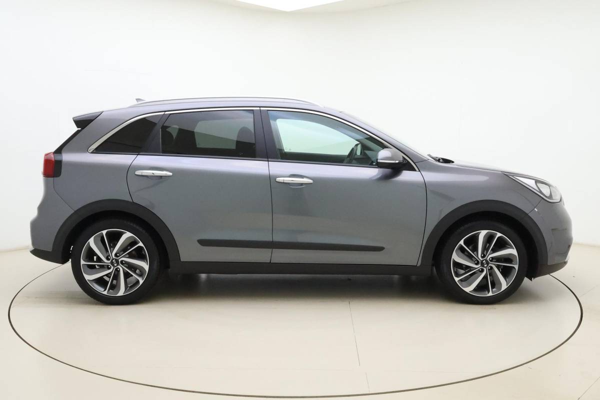 Kia Niro Kia Niro 1.6 GDi Hybrid Edition | Trekhaak | Navigatie | Stoel/Stuur verwarming | Cruise control | Parkeersensoren | Achteruitrijcamera | Stuurbediening | Schuif/kanteldak | Apple carplay/Android auto