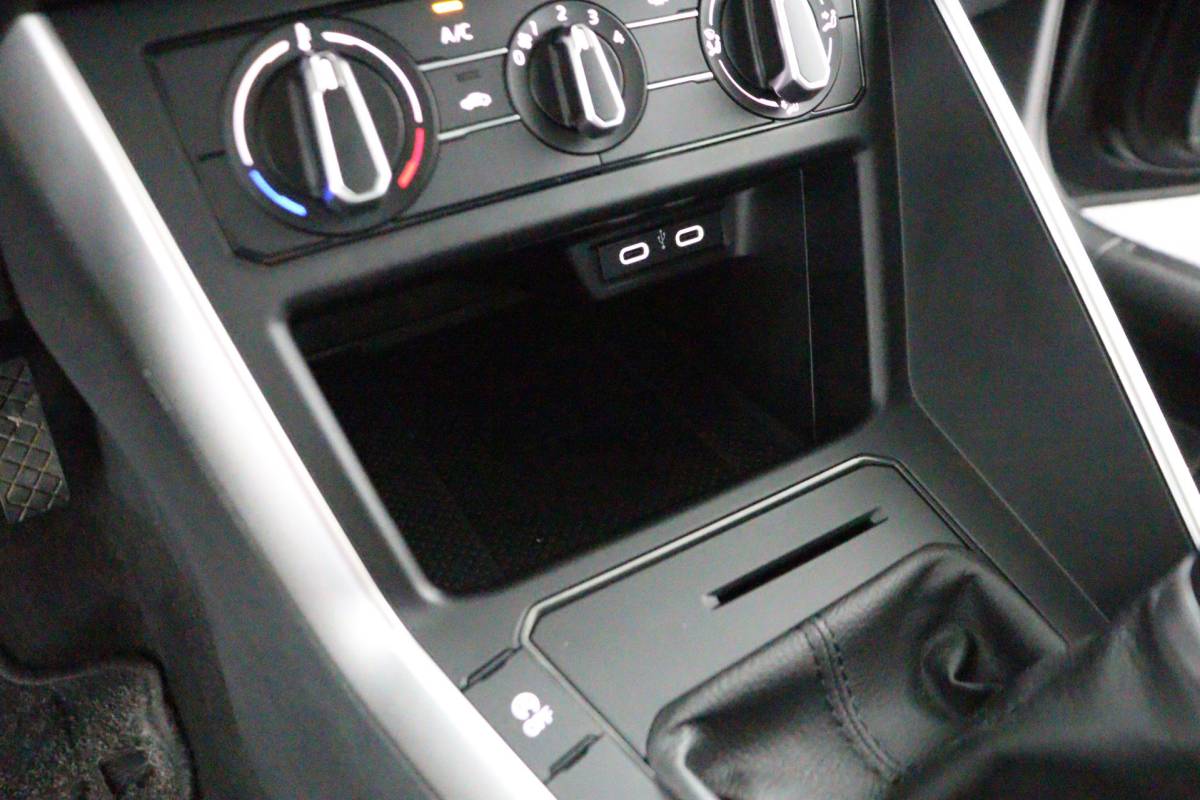 Volkswagen Polo Volkswagen Polo 1.0 TSI Life VC/Ad.Cruise/Carplay/Navi/LM-vlg