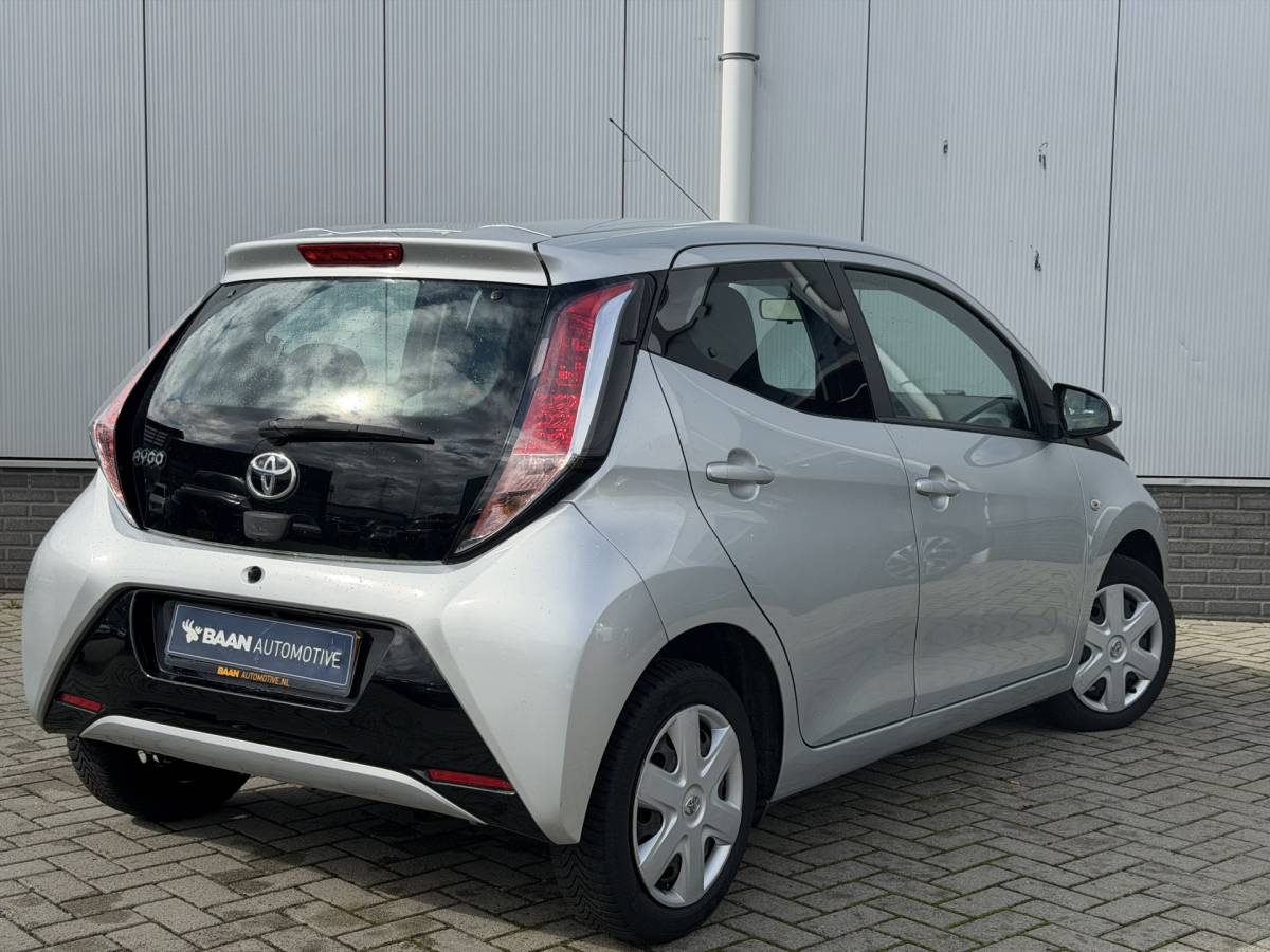 Toyota Aygo Toyota Aygo 1.0 VVT-i x-nav | Camera | Navi
