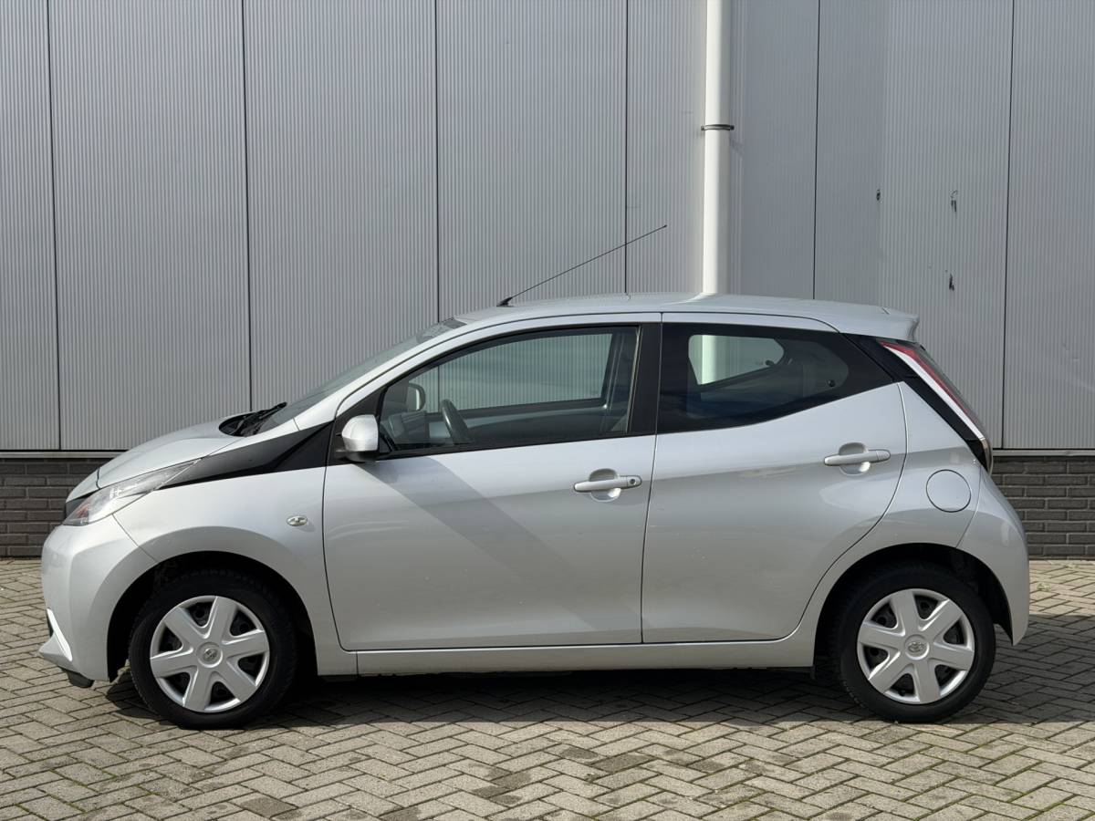 Toyota Aygo Toyota Aygo 1.0 VVT-i x-nav | Camera | Navi