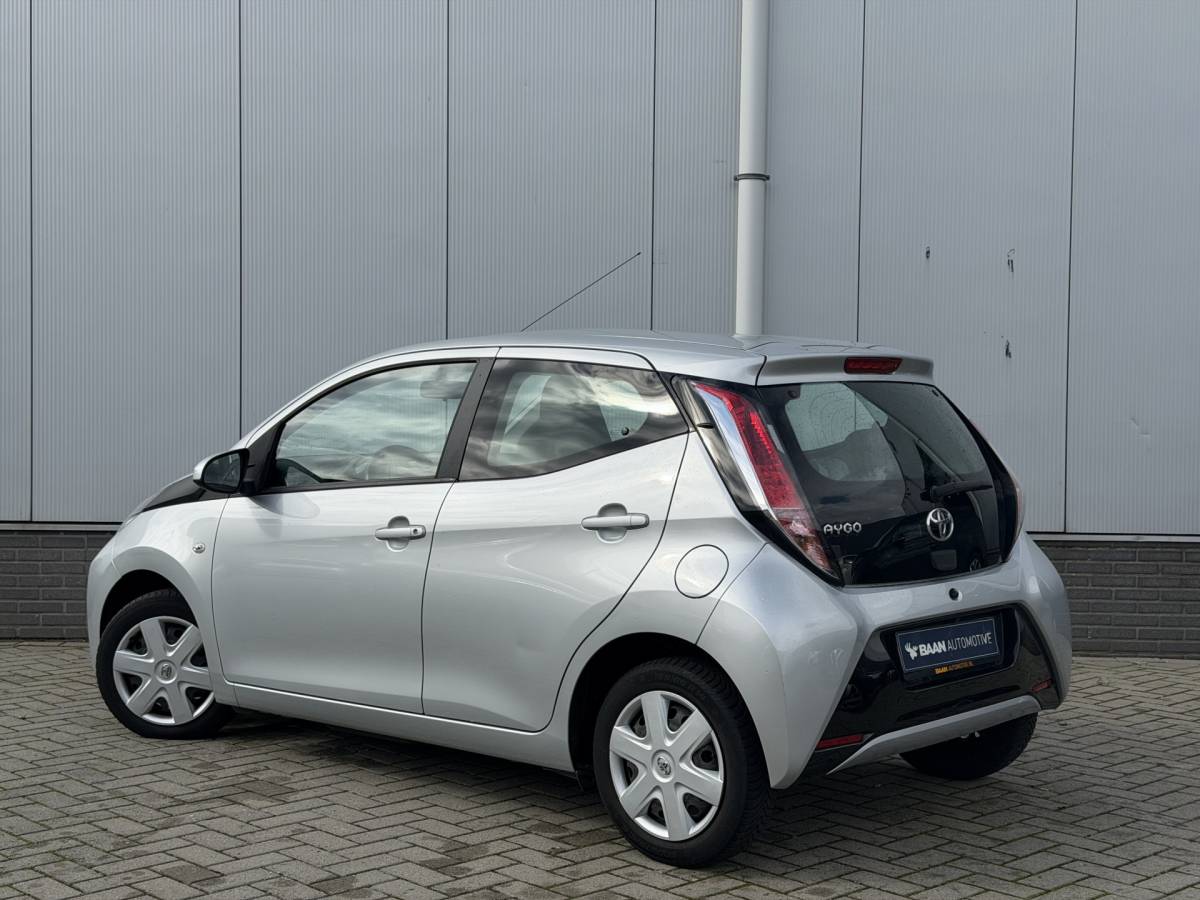 Toyota Aygo Toyota Aygo 1.0 VVT-i x-nav | Camera | Navi