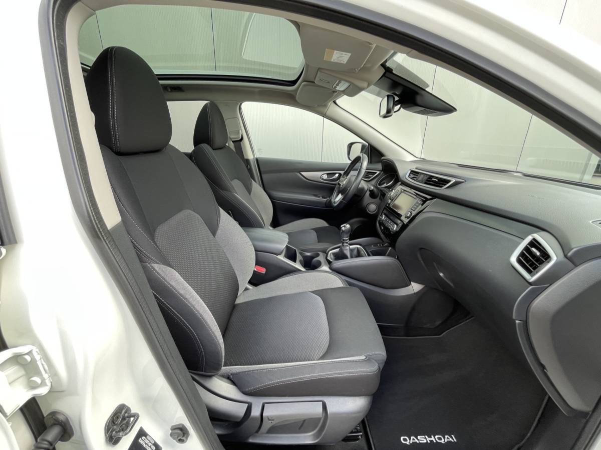 Nissan QASHQAI Nissan Qashqai 1.3 DIG-T N-Connecta Navigatie, Panoramadak, Climate Control, Cruise Control, 360 Camera, 18″Lm