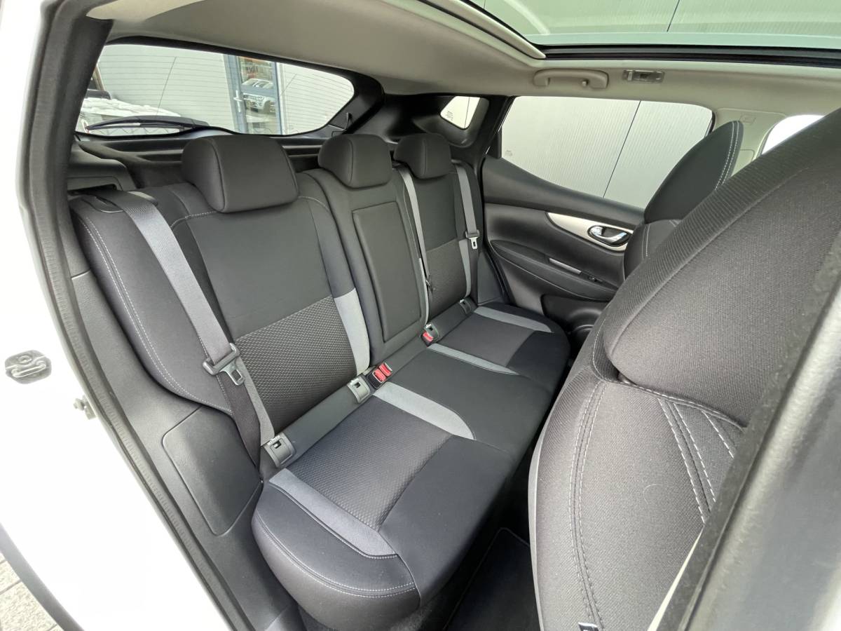 Nissan QASHQAI Nissan Qashqai 1.3 DIG-T N-Connecta Navigatie, Panoramadak, Climate Control, Cruise Control, 360 Camera, 18″Lm