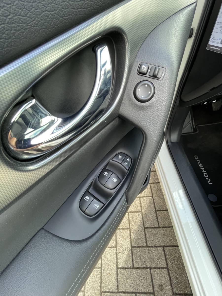Nissan QASHQAI Nissan Qashqai 1.3 DIG-T N-Connecta Navigatie, Panoramadak, Climate Control, Cruise Control, 360 Camera, 18″Lm