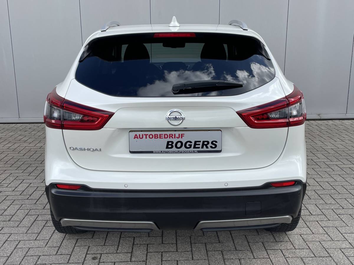 Nissan QASHQAI Nissan Qashqai 1.3 DIG-T N-Connecta Navigatie, Panoramadak, Climate Control, Cruise Control, 360 Camera, 18″Lm