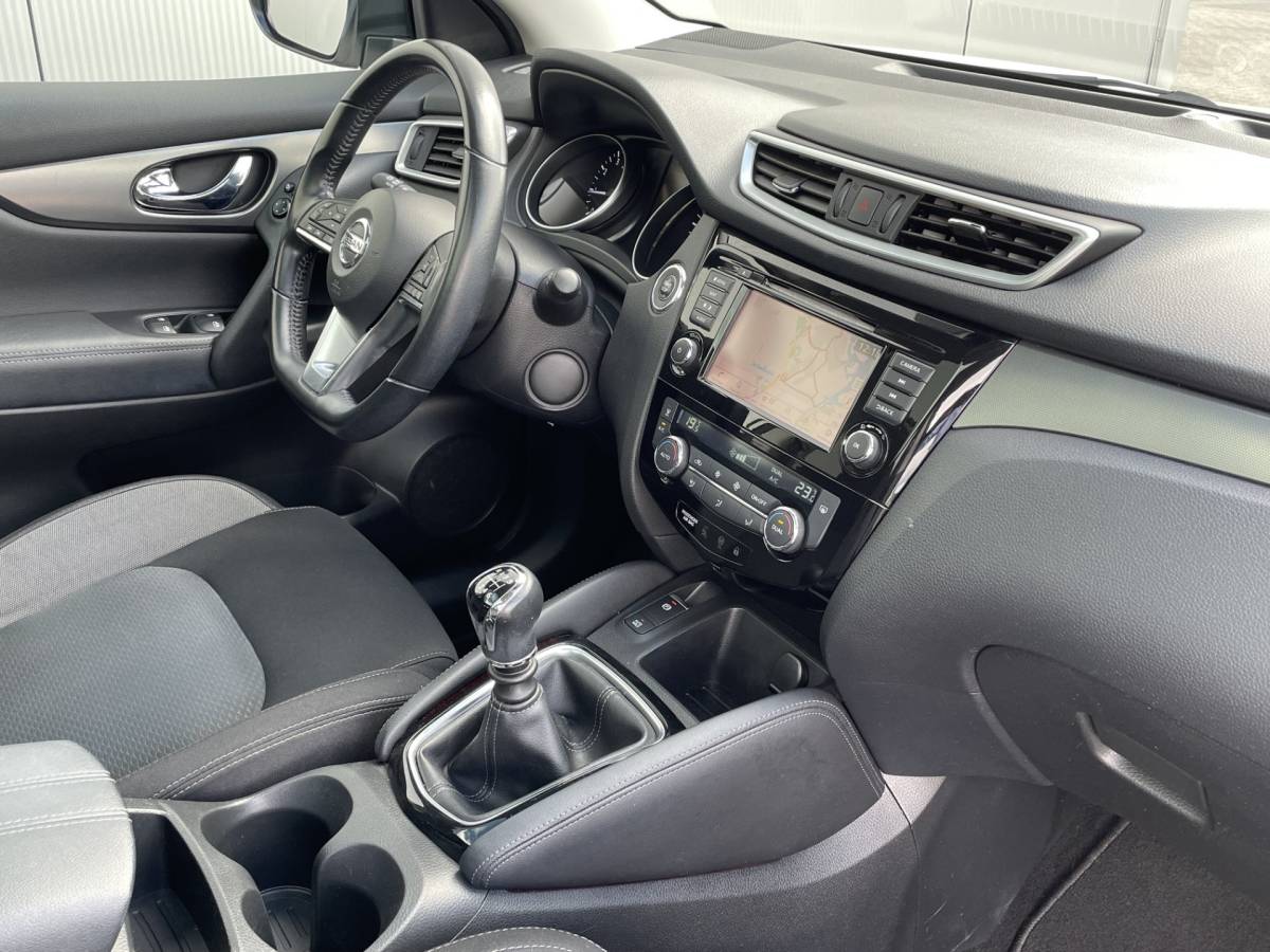 Nissan QASHQAI Nissan Qashqai 1.3 DIG-T N-Connecta Navigatie, Panoramadak, Climate Control, Cruise Control, 360 Camera, 18″Lm
