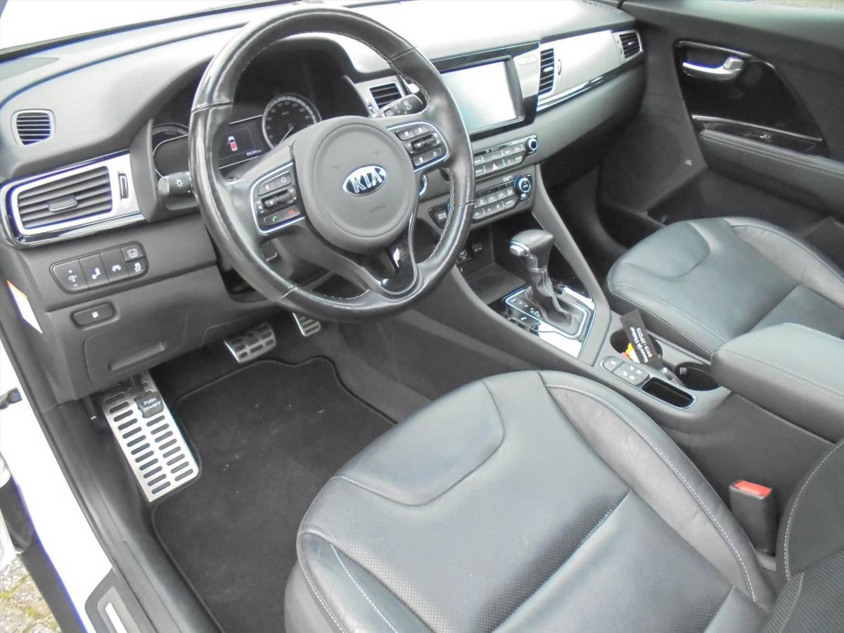 Kia Niro Kia Niro 1.6 GDi HYBRIDE EXECUTIVELINE ZEER LUXE !!