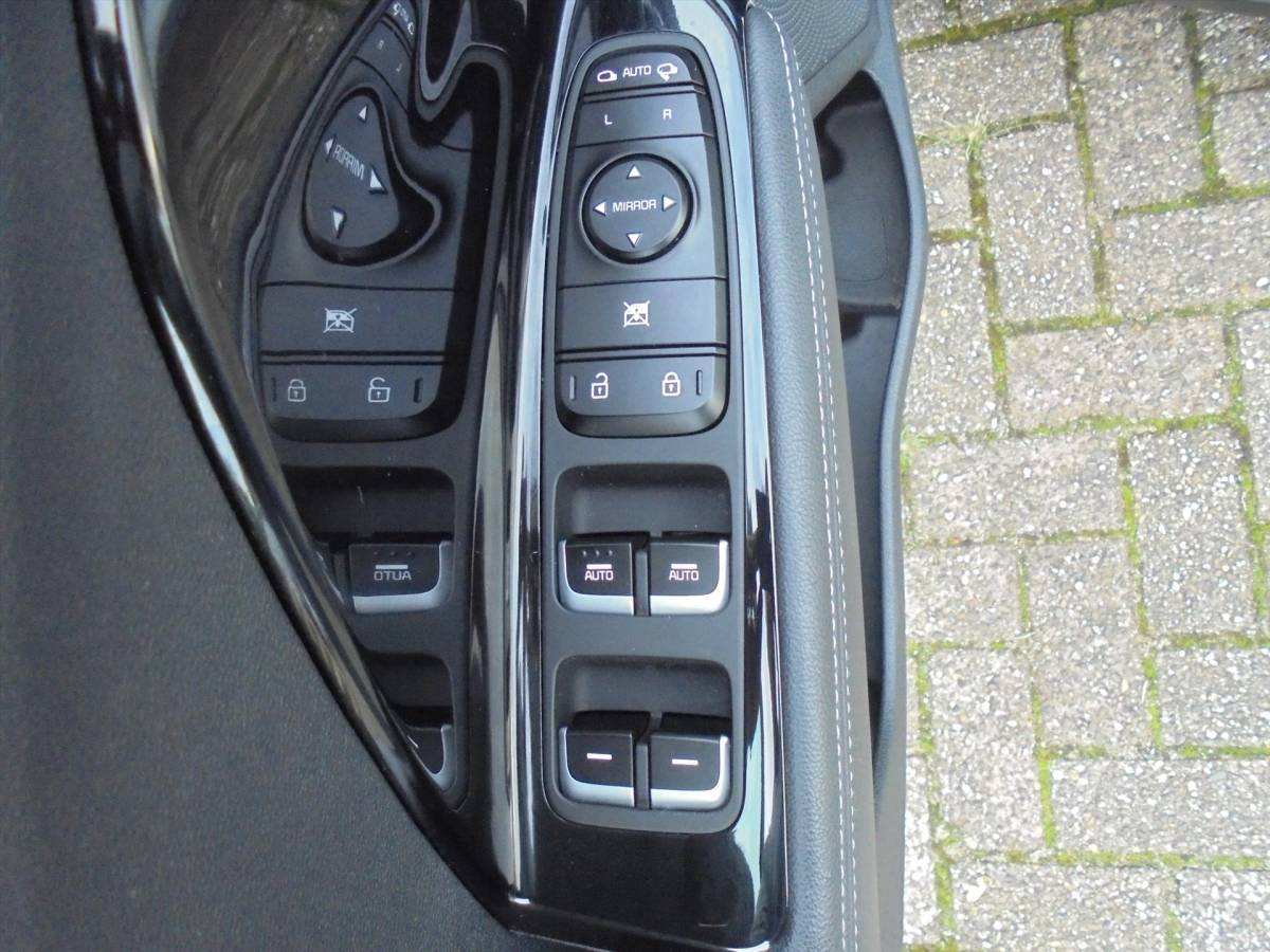 Kia Niro Kia Niro 1.6 GDi HYBRIDE EXECUTIVELINE ZEER LUXE !!