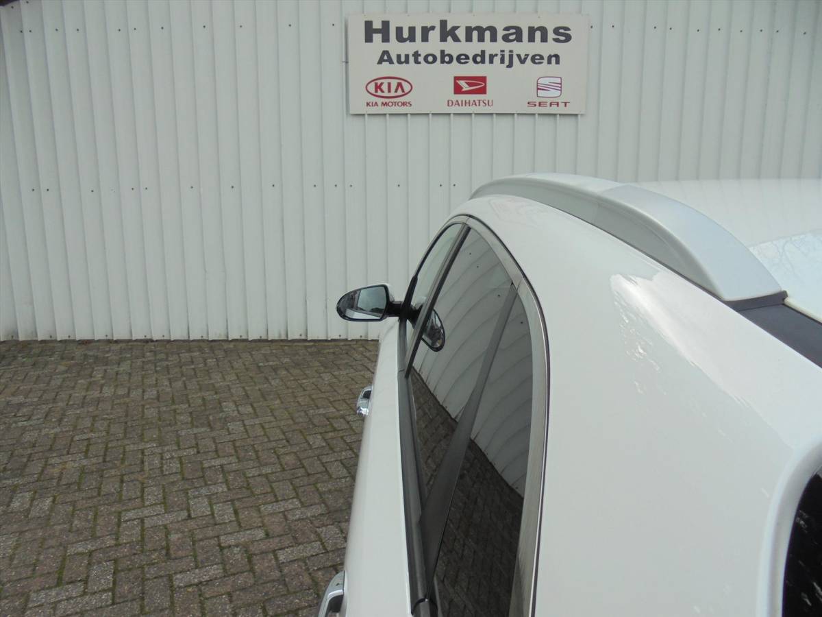Kia Niro Kia Niro 1.6 GDi HYBRIDE EXECUTIVELINE ZEER LUXE !!