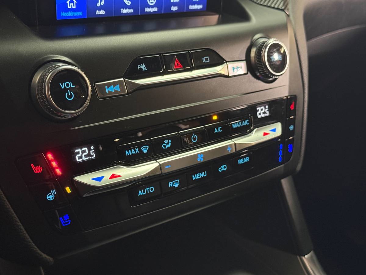 Ford Explorer Ford EXPLORER 3.0 V6 EcoBoost PHEV ST-Line | Pano | Carplay | Stuur/Stoelverwarming | Trekhaak | Stoelverkoeling | 7 Zits