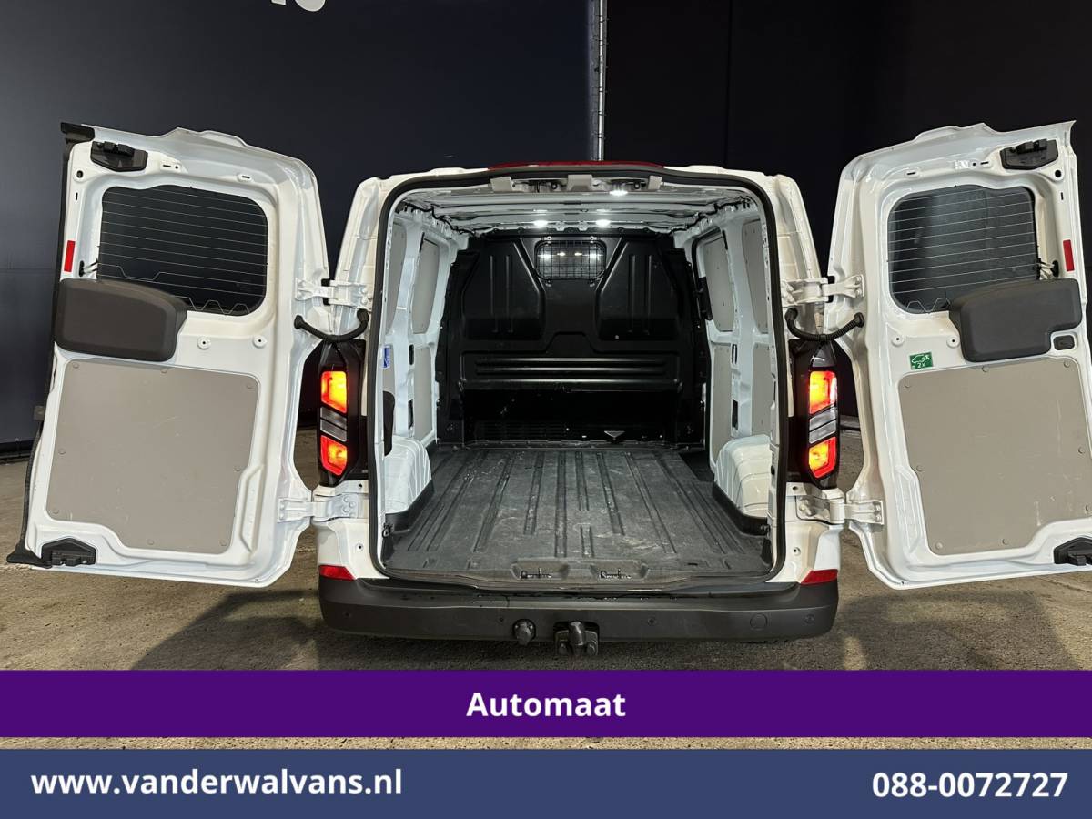Ford Transit Custom Ford Transit Custom 2.0 TDCI 136pk Automaat L1H1 Euro6 Airco | Camera | Apple Carplay | LED | Cruisecontrol 2740kg Trekhaak, Android Auto, Verwarmde voorruit, Parkeersensoren, Bijrijdersbank