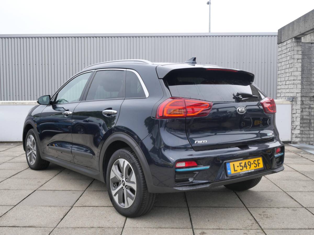 Kia e-Niro Kia e-Niro DynamicPlusLine 64 kWh | Cruise | Carplay | Keyless | Navi | Stoel-stuurverwarming | Schuif-kanteldak